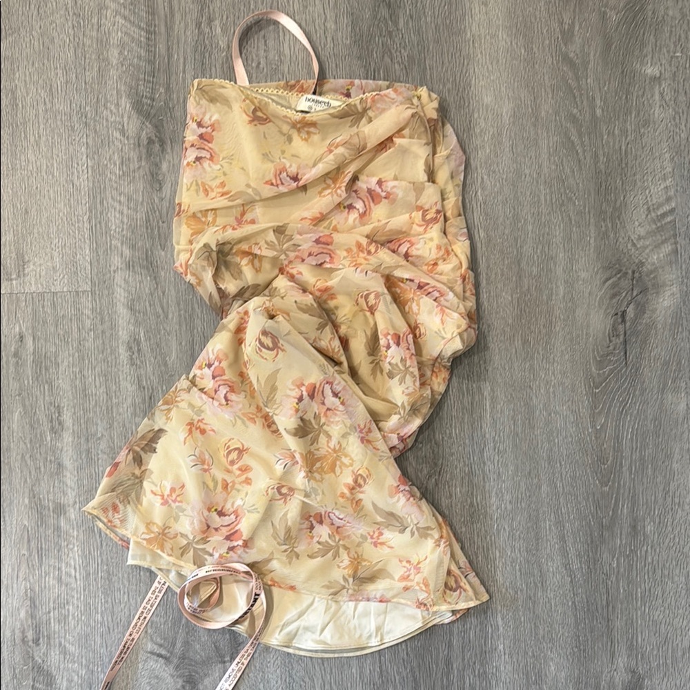 Cassidy Floral Print Maxi Skirt
HOUSE OF CB